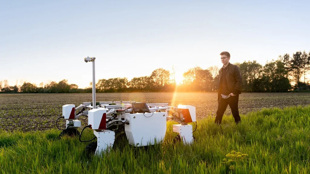 Autonomous farming robot in a field