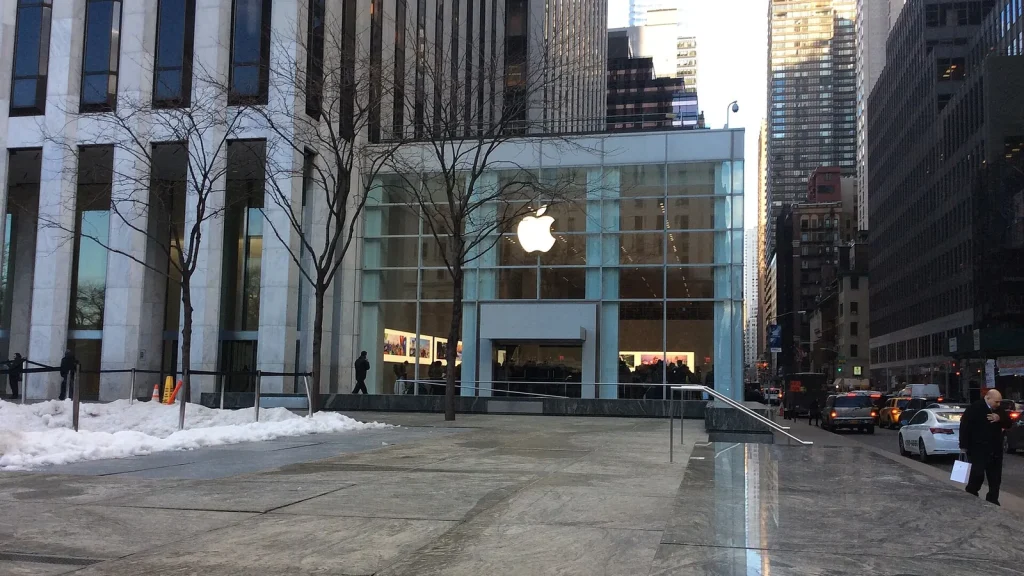 Apple Store flagship locations, related to: Want to try the iPhone Duo? Apple will stock untethered demos