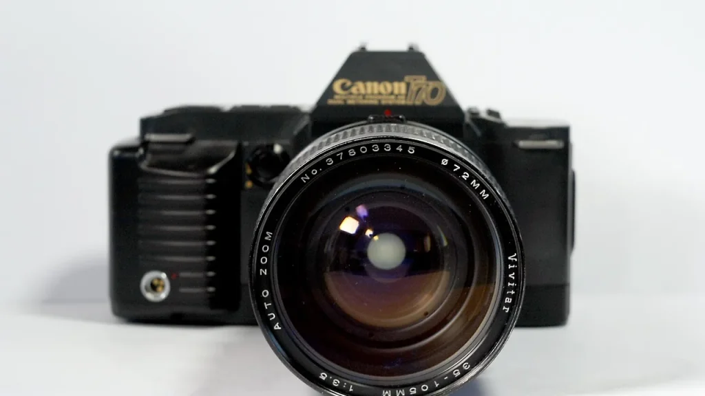 Smartphone camera array with multiple lenses