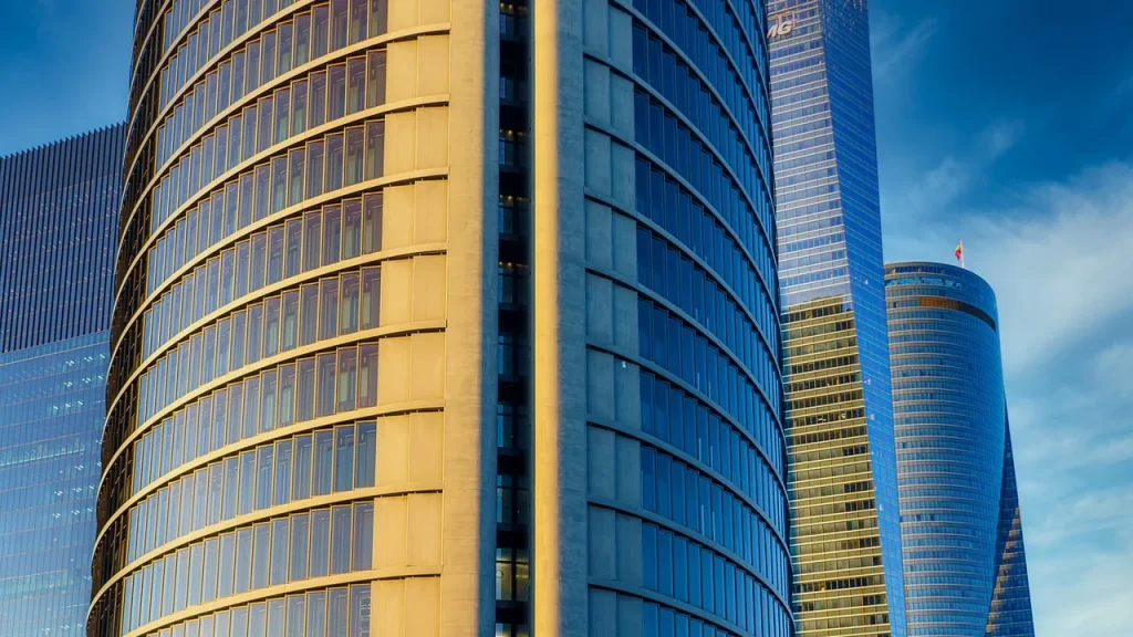 Courthouse exterior in a city setting