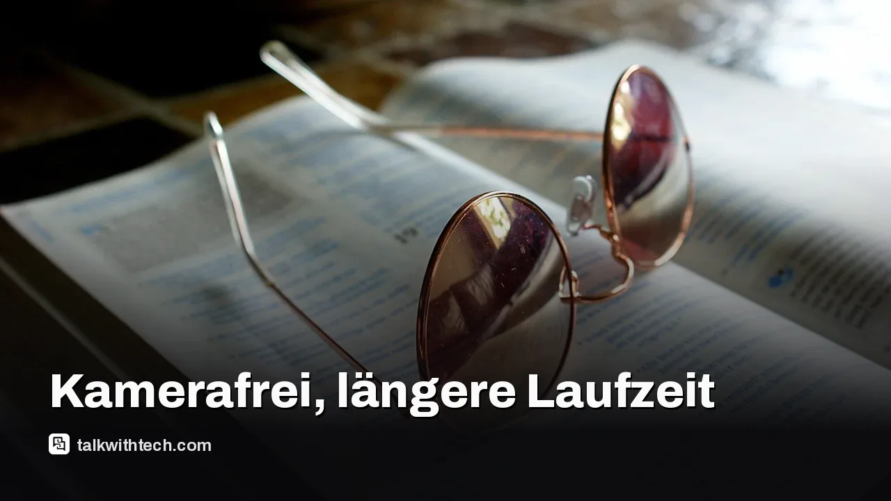 Paar kamerafreier Ray‑Ban Audio Brillen auf einem Tisch