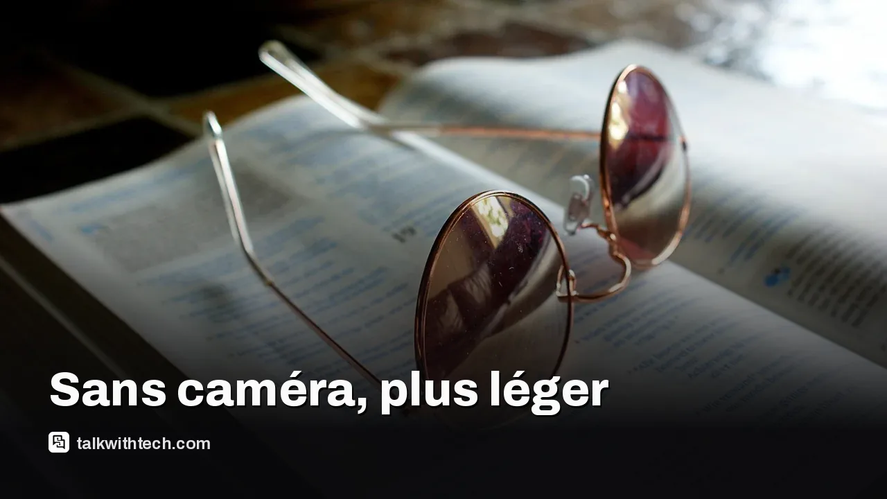 Paire de lunettes Ray‑Ban Audio sans caméra posée sur une table