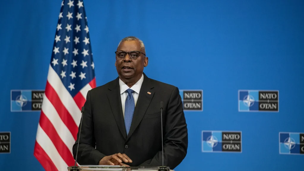 Journalists and executives at a tech press briefing