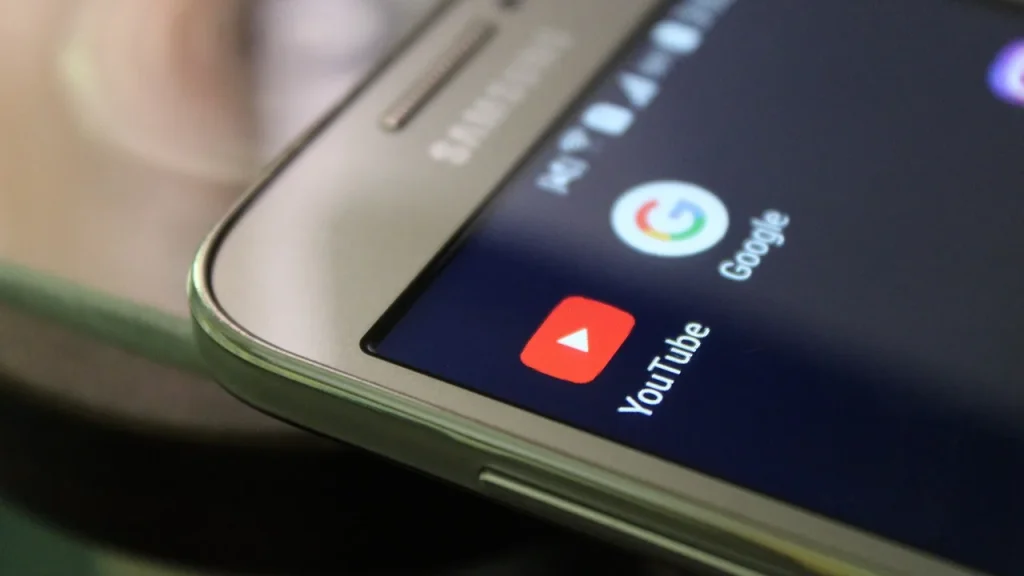 Phone screen displaying Samsung Members with Support menu