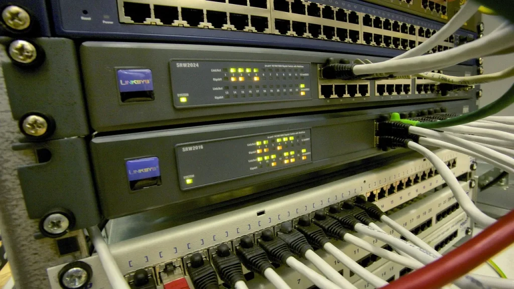 Laptop connected to a cloud storage service graphic